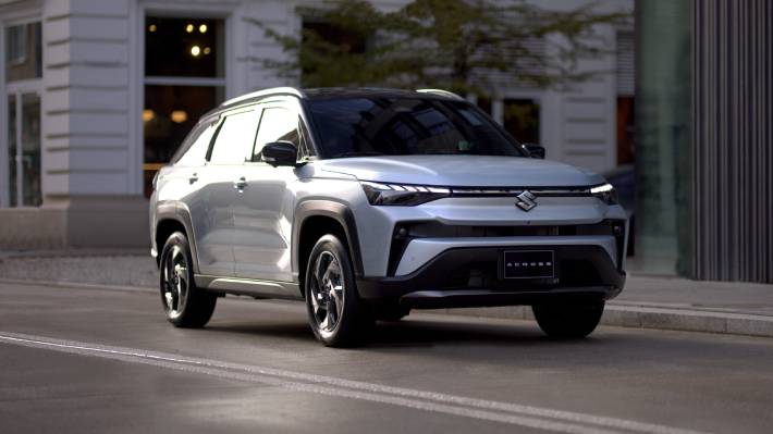 Suzuki lanzó el nuevo Across híbrido en Argentina